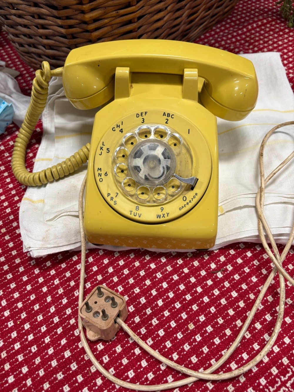 Vintage Yellow Western Electric Rotary Telephone Bell System 500 Desk Phone